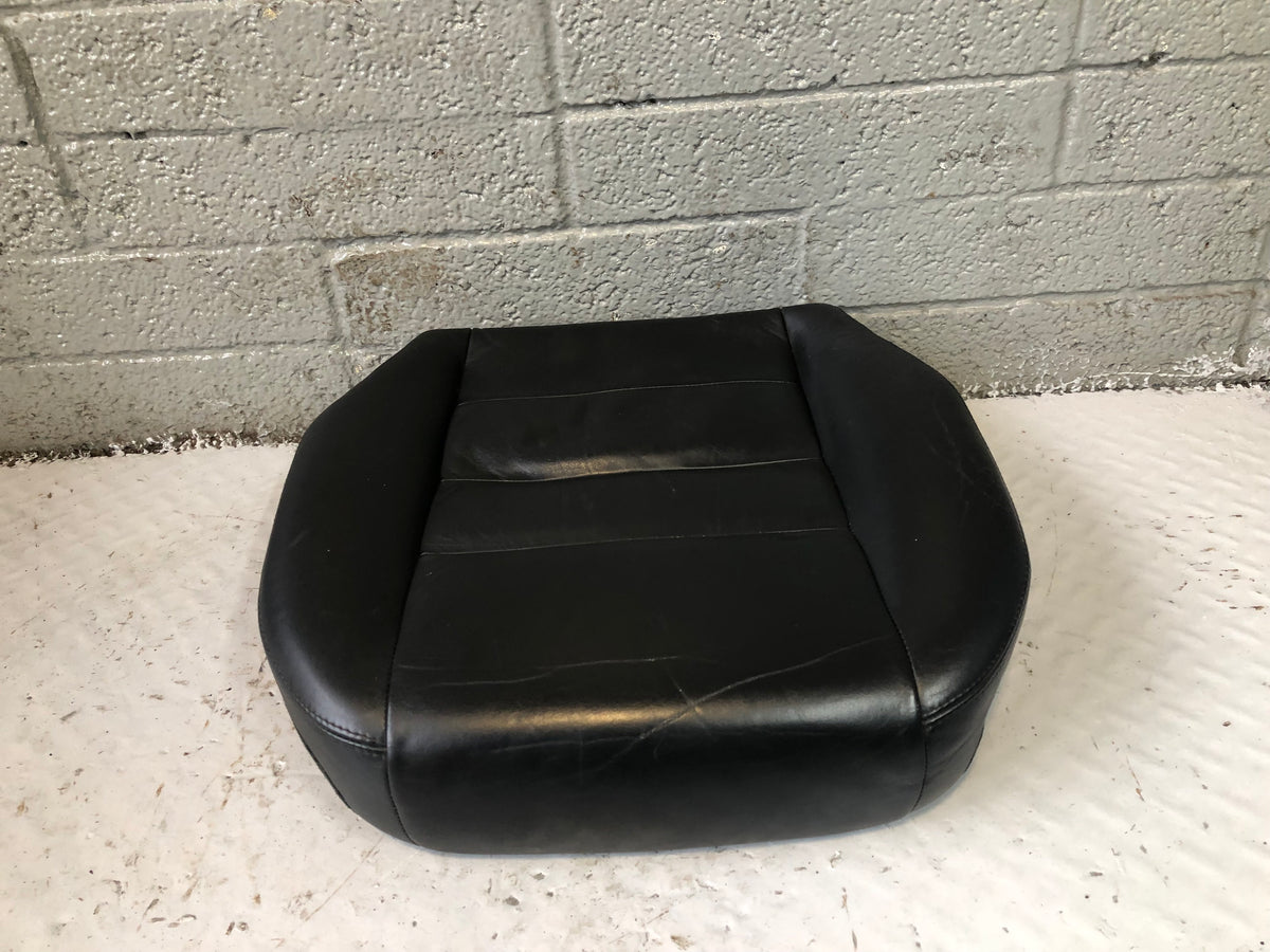 Discovery 3 Seat Base Near Side Front Soft Black Leather Land Rover L07106