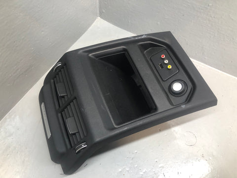 Range Rover Evoque Centre Console Rear Panel with AV Ports and Air Vents L538