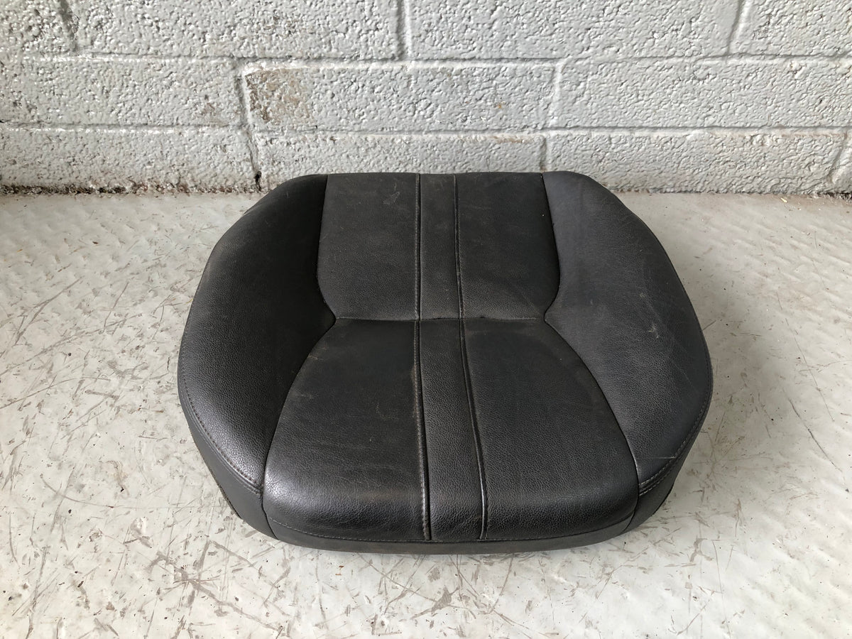 Discovery 4 Seat Padded Base Near Side Front Black Commercial Land Rover K26086