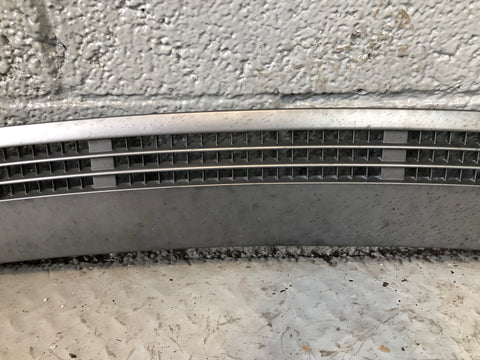 Range Rover L322 Bonnet Grill Under Windscreen 2002 to 2013 D26086