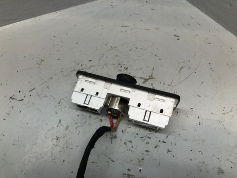 Freelander 2 Aux USB 12v Port L538 2011 to 2014 Land Rover