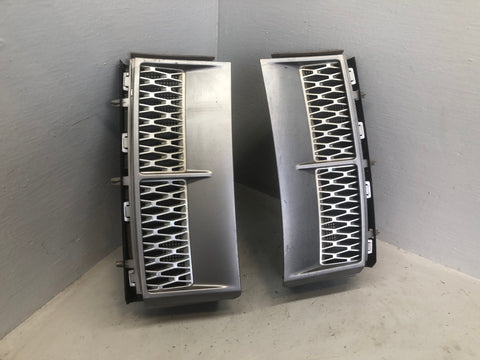 Range Rover L322 Wing Side Grilles Vents Supercharged 2002 to 2009 D01076