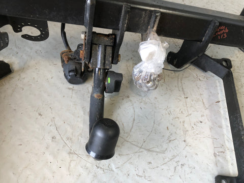 Range Rover Sport Tow Bar with Single Electrics Bolts L494 2014 to 2022 L14096