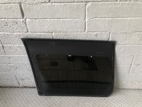 Discovery 4 Window Glass Quarter Off Side Rear Land Rover 2009 to 2016