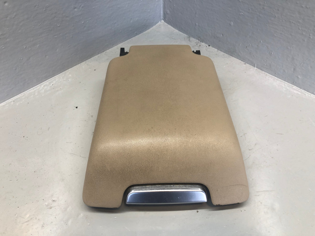 Discovery 4 Armrest Centre Console Almond Leather Land Rover 2009 to 2016 K18066