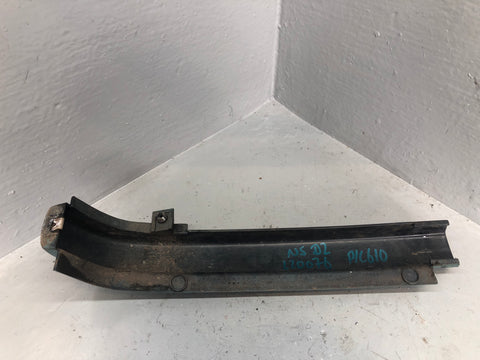 Discovery 2 Headlight Trim Near Side Charleston Green Land Rover 1998 to 2002