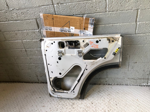 Discovery 2 Door Off Side Rear Zambesi Silver Land Rover 1998 to 2004 L14106