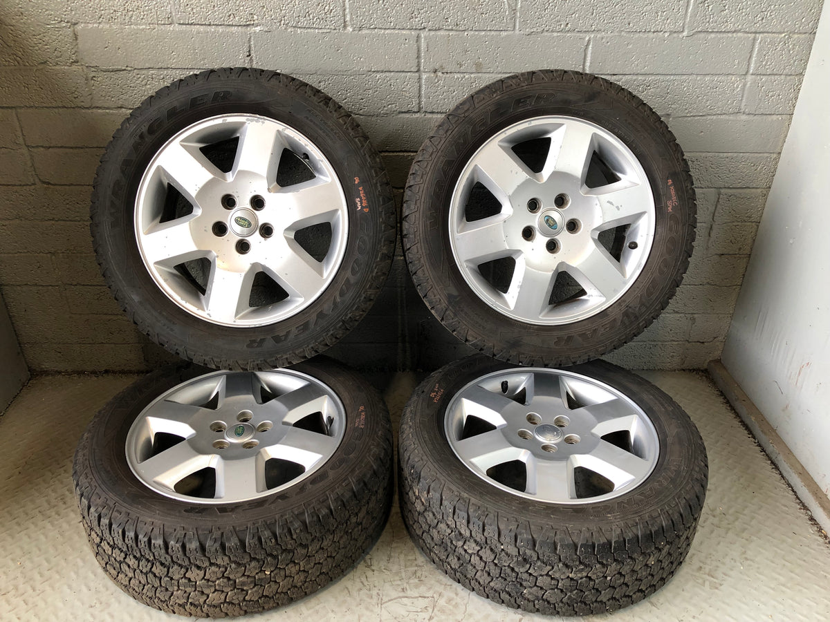 Discovery 3 / 4 Alloy Wheels and Tyres 255/55R19 Set of x 4 Land Rover K26086
