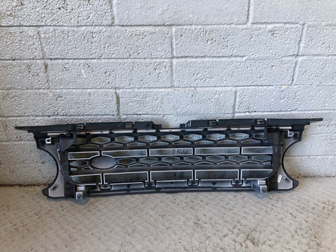 Discovery 4 Grille Front Sumatra Black and Silver Land Rover 2009 To 2016 J23096