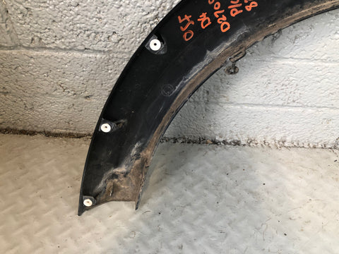 Discovery 4 Wheel Arch Trim Front Off Side Santorini Black Land Rover D27056