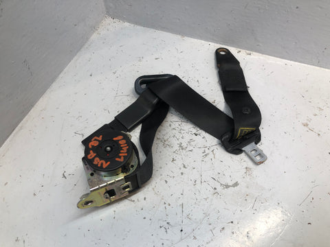 Discovery 2 Seat Belt Near Side Rear Middle Row Black Land Rover 1998 to 2004