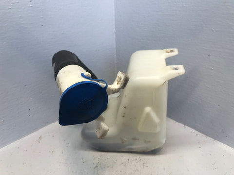 Freelander 1 Washer Bottle Windscreen 2 x Pumps Land Rover 1998 to 2006