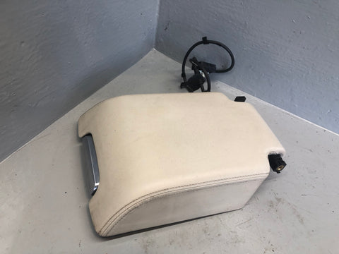 Range Rover Sport Centre Console Arm Rest Lid Catch Ivory Land Rover D16076