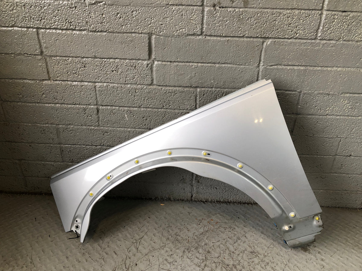Discovery 3 Wing Near Side Front Zermatt Silver Land Rover 2004 to 2009 L03096