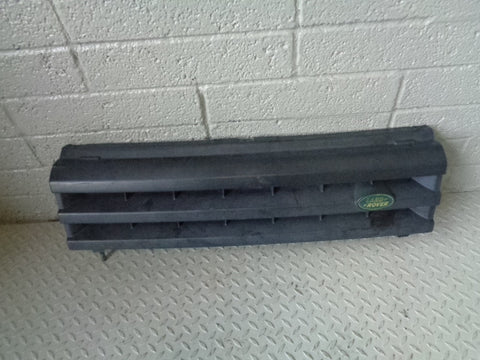 Discovery 2 Front Grille Facelift Land Rover Black 2002 to 2004