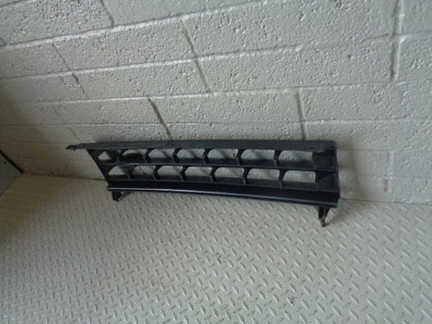 Discovery 2 Front Grille Facelift Land Rover Black 2002 to 2004
