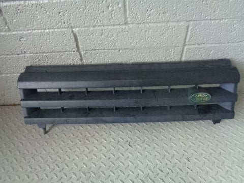 Discovery 2 Front Grille Facelift Land Rover Black 2002 to 2004