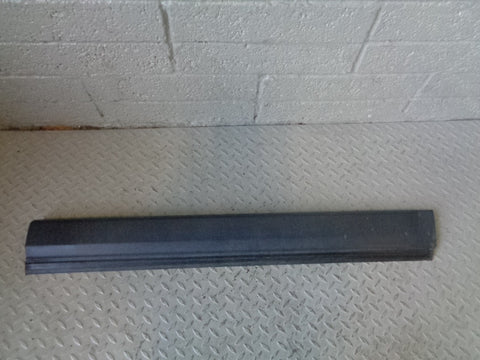 Discovery 3 Lower Door Moulding Trim Off Side Front Land Rover 2004 to 2009