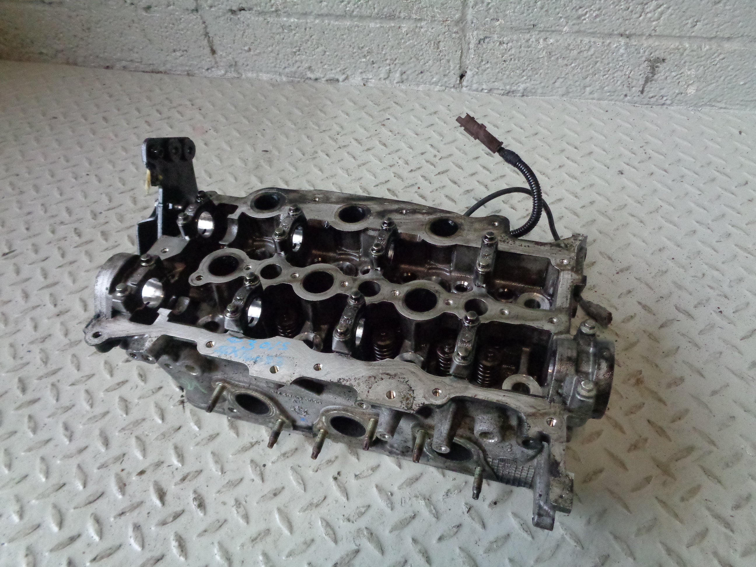 Cylinder Head 2.7 TDV6 Right Off Side Discovery Range Rover Sport La –  Gentlemen Of Salvage