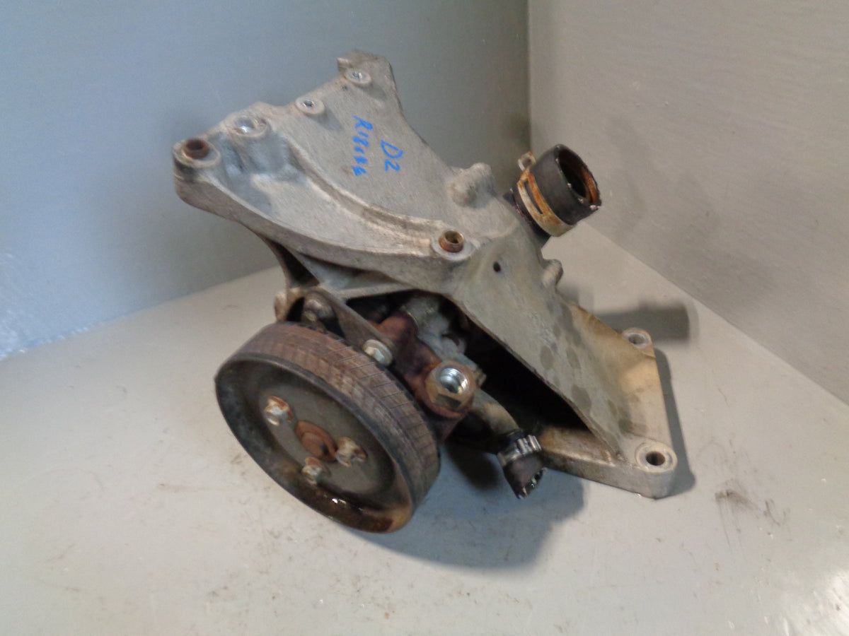 Discovery 2 Power Steering Water Pump Mount TD5 Land Rover 1998 to 2004