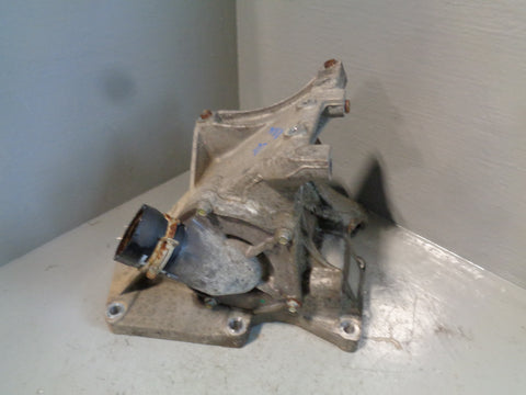 Discovery 2 Power Steering Water Pump Mount TD5 Land Rover 1998 to 2004