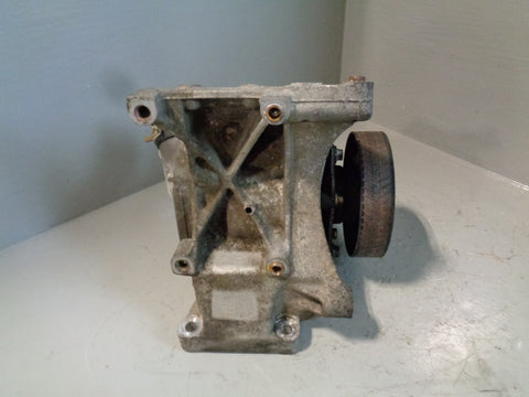 Discovery 2 Power Steering Water Pump Mount TD5 Land Rover 1998 to 2004
