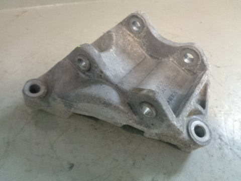 Range Rover Sport Power Steering Pump Bracket Mount QVU500081 4.2 AJ-V8