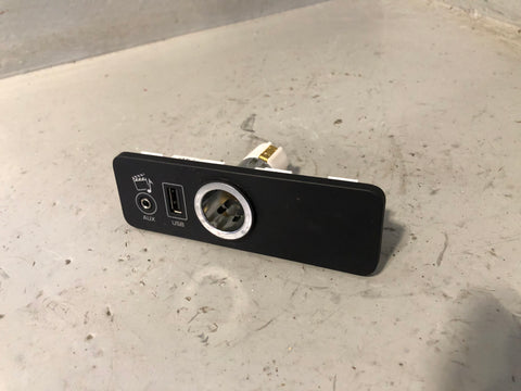 Range Rover L405 Aux USB 12V Ports Connection Unit CPLA-19C166-CB 2013 to 2017