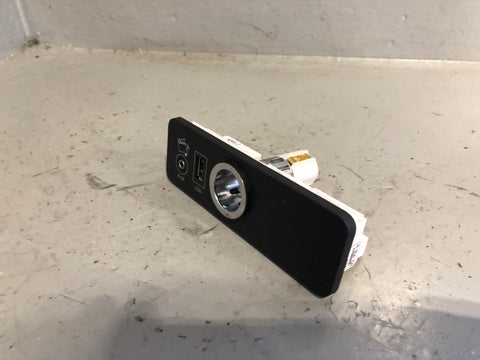 Range Rover L405 Aux USB 12V Ports Connection Unit CPLA-19C166-CB 2013 to 2017