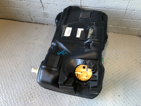Freelander 2 Fuel Tank Plastic and Sender Pump 2.2 TD4 Land Rover 6G92-9K007