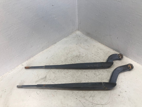 Discovery 4 Wiper Arms Front Pair of Windscreen Land Rover 2009 to 2014