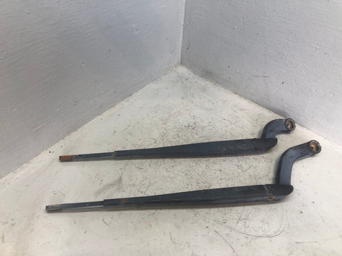 Discovery 4 Wiper Arms Front Pair of Windscreen Land Rover 2009 to 2014