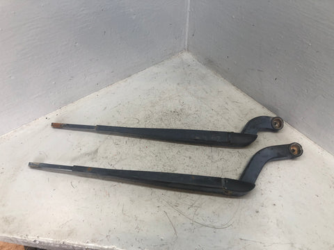 Discovery 4 Wiper Arms Front Pair of Windscreen Land Rover 2009 to 2014
