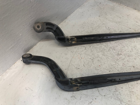 Discovery 4 Wiper Arms Front Pair of Windscreen Land Rover 2009 to 2014