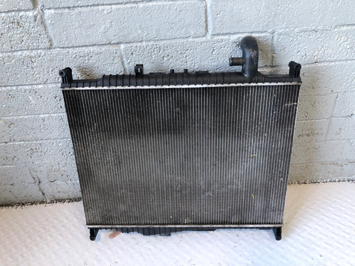 Discovery 4 Radiator Engine Cooling SDV6 / TDV6 3.0 Land Rover 2009 to 2016