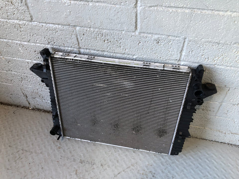 Discovery 3 Radiator Engine Cooling Manual 2.7 TDV6 Land Rover PCC500102
