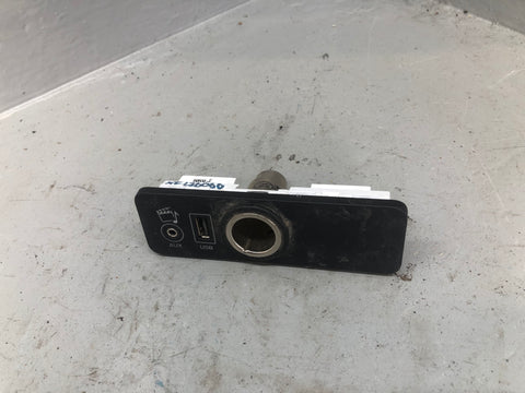Jaguar XF Aux USB 12v Port CPLA-19C166-CB X250 2008 to 2015