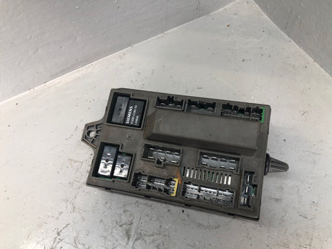 Discovery 2 Fuse Box Under Dash YQE103320 Land Rover 1998 to 2004