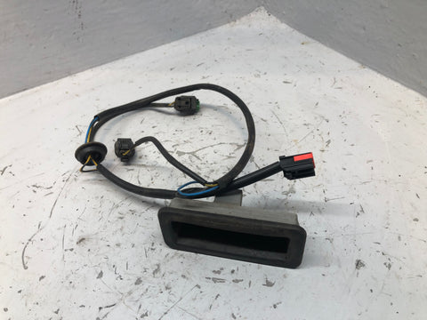 Freelander 2 Tailgate Release Micro Switch LR079909 Land Rover L359 2006 to 2011