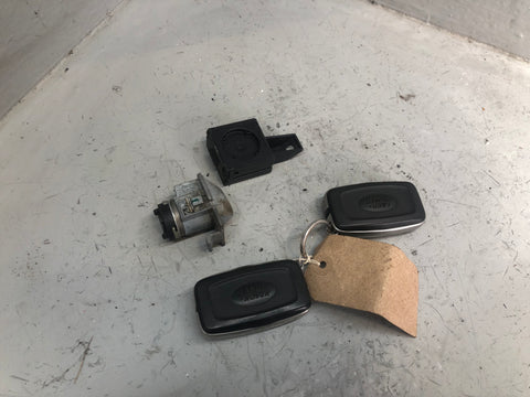 Discovery 4 Key Remotes and Blades with Door Lock Land Rover 2009 to 2014 D03086