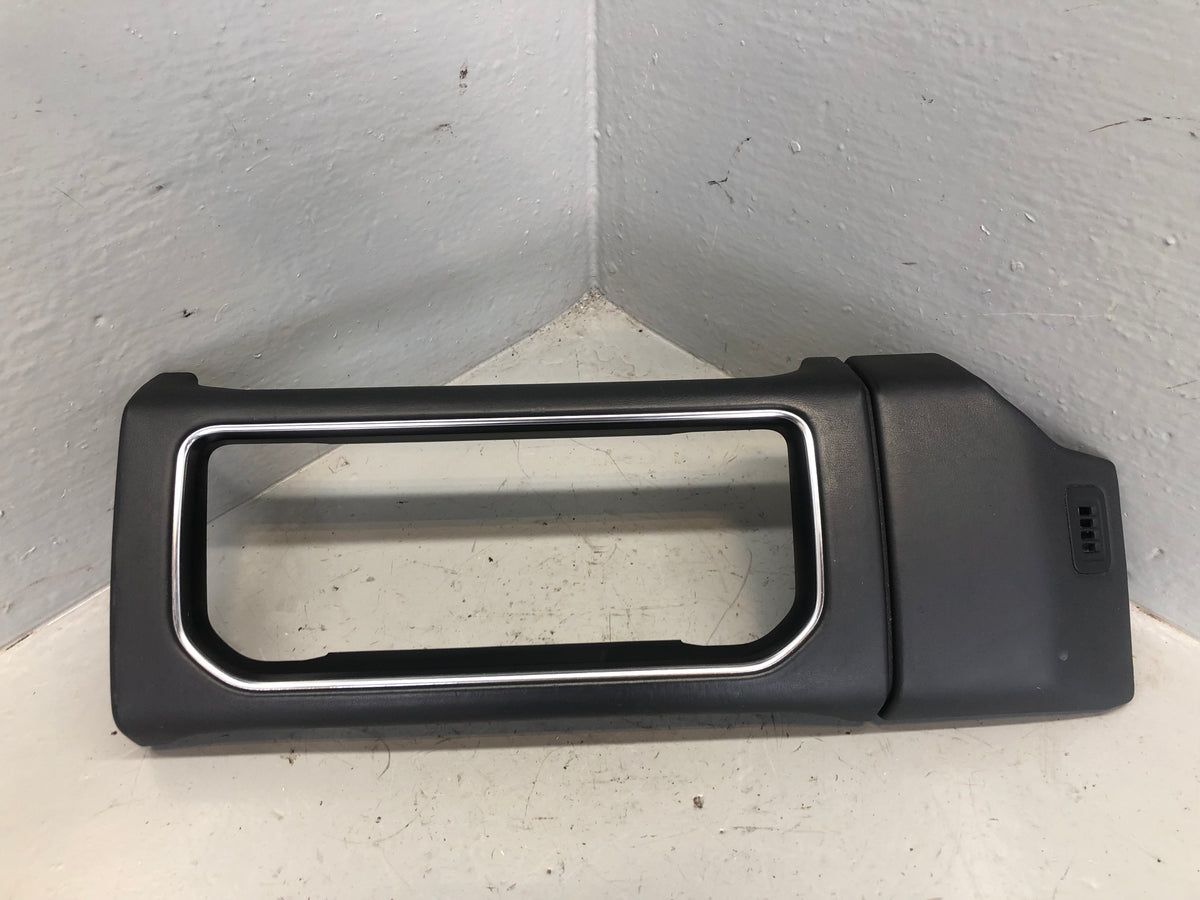 Range Rover L405 Sat Nav Screen Surround Trim in Ebony Black 2013 to 2017