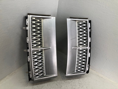 Range Rover L322 Wing Side Grilles Vents Supercharged 2002 to 2009 D26086