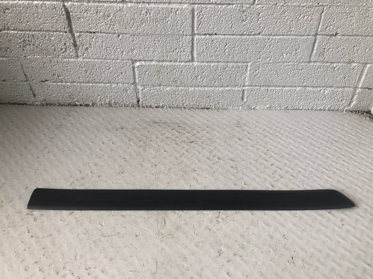 Discovery 3 Door Rubbing Strip Off Side Front 2004 to 2009 Land Rover K17026