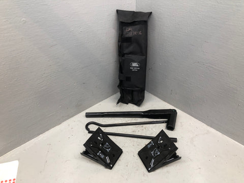 Discovery 3 4 Tool Kit in a Bag KBK500160 Land Rover 2004 to 2016 D27056