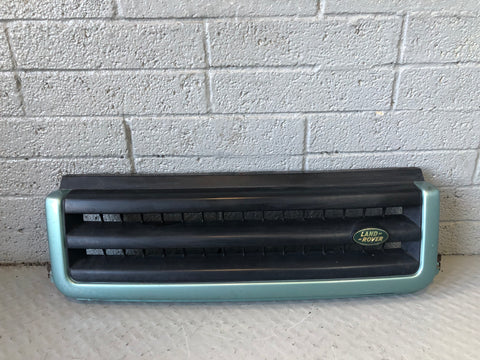 Discovery 2 Front Grille Pre-Facelift Charleston Green Land Rover L20076