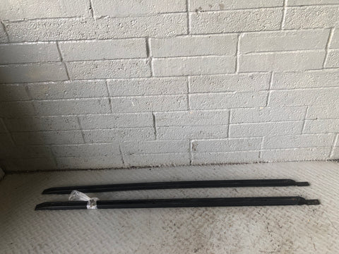 Discovery 4 Roof Rails Three Quarter Length Roof Bars Land Rover D13086