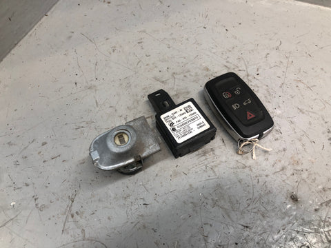 Discovery 4 Key Remote and Blade with Door Lock Land Rover 2009 to 2014 D27056