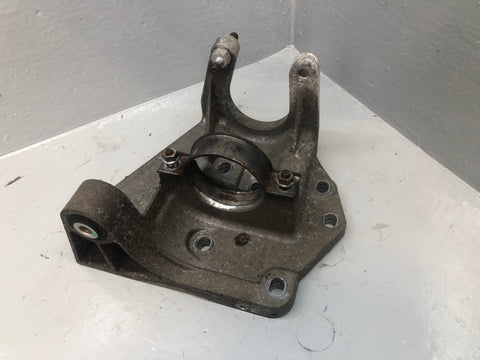 Range Rover Evoque Driveshaft Mount Bracket EJ32 4H470 AD L538 2011 to 2015