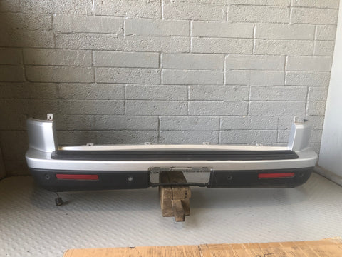 Discovery 4 Rear Bumper with Reflectors Zermatt Silver Land Rover L10076