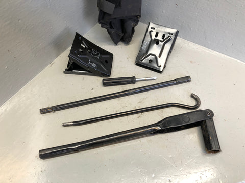 Discovery 3 4 Tool Kit in a Bag KBK500160 Land Rover 2004 to 2016 J14096